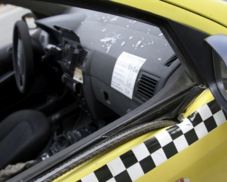 Наркоман нападна и ограби таксиджия