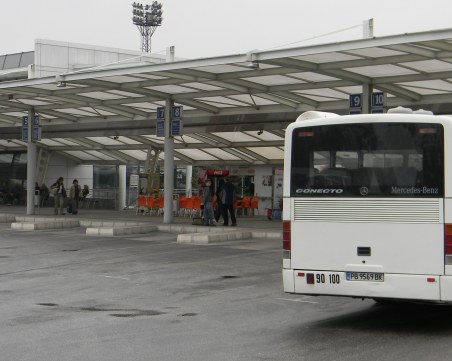 Автобусните превози поскъпват заради екотакси ВИДЕО