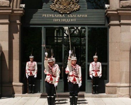 Илияна Йотова: Няма нито официална, нито неофициална информация за преврат