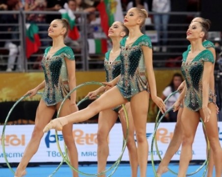 Златни момичета! Ансамбълът ни с титла от световното в София
