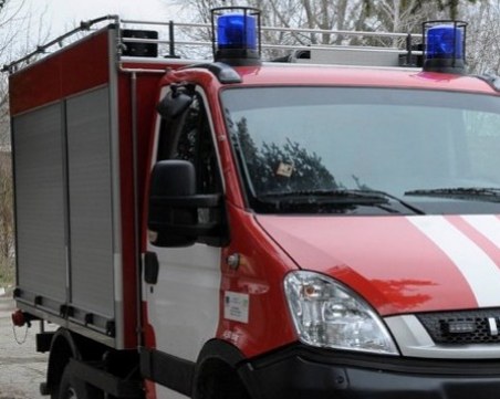 Автобус с пътници се запали в движение на АМ 