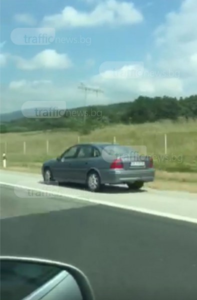 Безумец лети в аварийната лента на магистралата между Пловдив и София ВИДЕО