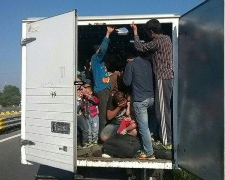 Кой ще защити българските шофьори от атаките на бежанците?