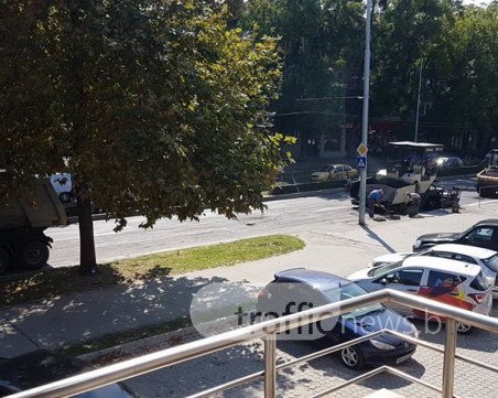 Полагат асфалт на булевард 