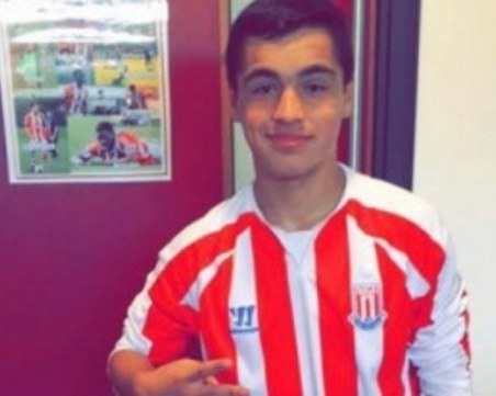 Голямо признание! Талант на Локо тренира с мъжете на Шефилд Уензди