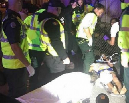 Кола се вряза в тълпа в Лондон! Има ранени СНИМКИ