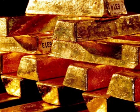 Мъж намери златни кюлчета в шкаф втора употреба и ги върна на полицията