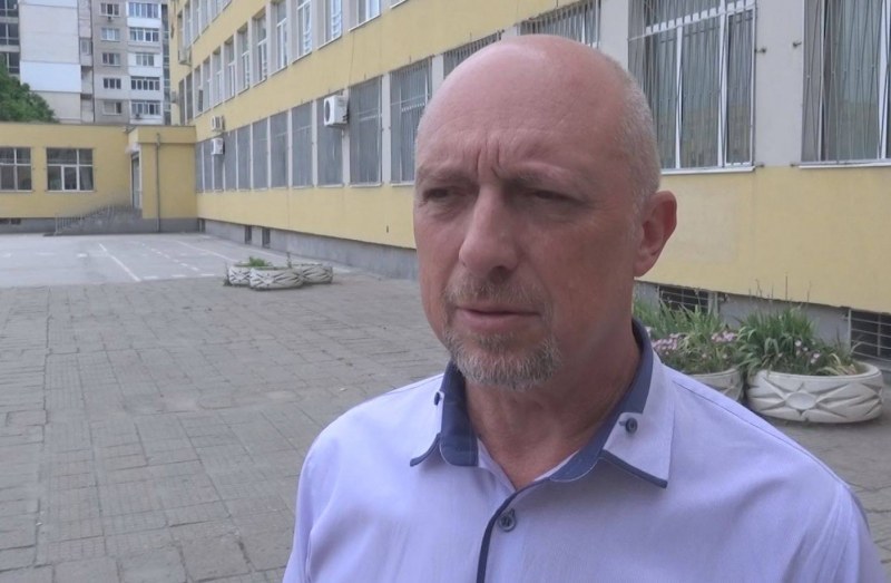 Директорът на Математическата в Пловдив напуска поста си