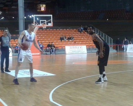 Академик Бултекс 99 ще играе на турнир в Букурещ