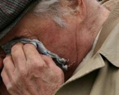 Дядо от пловдивско село олекна с 10 000 лева! Даде ги на ало измамници