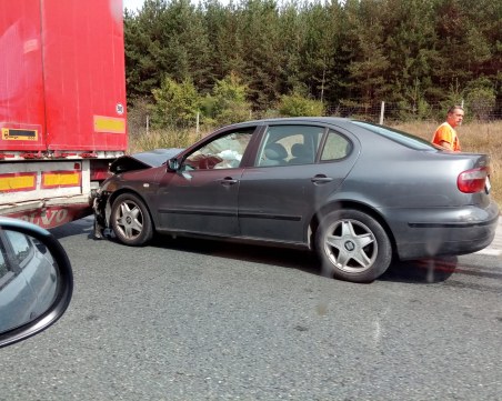 Две катастрофи затапиха магистрала Тракия, има пострадала жена СНИМКИ