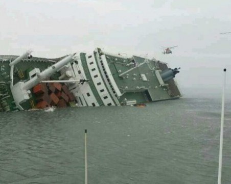 Ферибот потъна в езерото Виктория! Най-малко 44 души са загинали