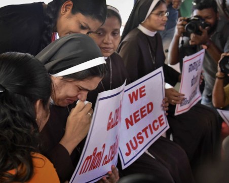 Нов скандал във Ватикана, индийски епископ изнасилвал монахиня