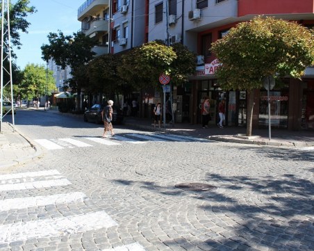 Обновиха над 200 пешеходни пътеки в Пловдив СНИМКИ