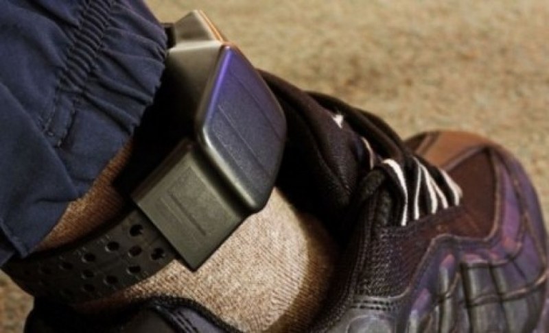 До края на годината на краката на затворниците ще “дрънчат“ електронни гривни