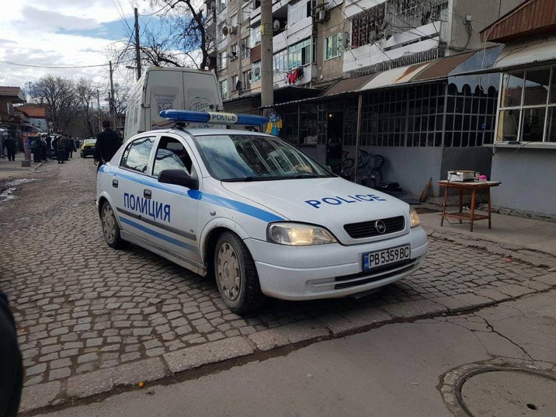 Пиян шофьор се натресе в автобус на кръстовище в Смирненски