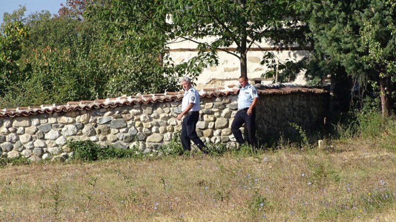 Стана ясно какво са търсили похитителите в Роженския манастир, съдиите си направиха отвод
