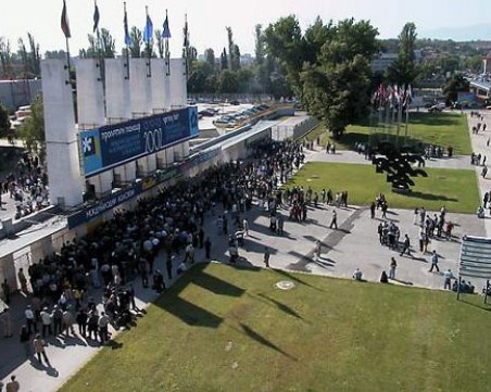 Tesla S идва в Пловдив! Градът става поле за световни иновации: Започва Техническият панаир СНИМКИ