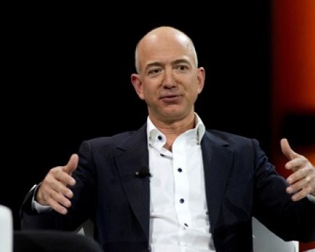 Първият клиент на “Амазон“ е от България, фирмата струва 1 трилион долара СНИМКИ