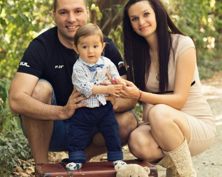 Измамница се представя за майка на болния от левкемия Наско! Отмъква кутии за дарения в Пловдив