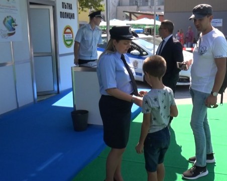 МОН утвърди учебните програми за безопасност на движението по пътищата