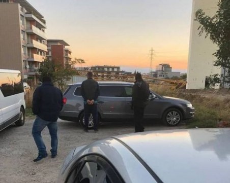 Полицейска акция тази нощ! Арестуваха известен автокрадец
