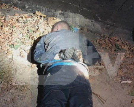 Задържаха топ автокрадец след гонка СНИМКИ