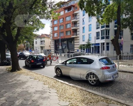 Безумно, всеки стана нарушител в Пловдив! Граждани: Сменете организацията на движението СНИМКИ