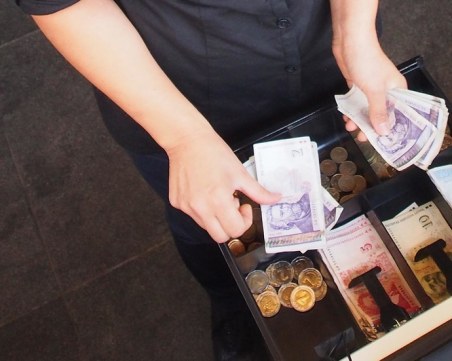 Фирма осъди НАП за 105 000 лв, с лихвите за 22 000 лв направи детска площадка