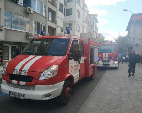 Мъж загина, падайки от сграда, в опит да се спаси от пожар СНИМКИ