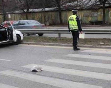 Пазете децата! Блъснаха 7-годишно момиченце, пресичало неправилно