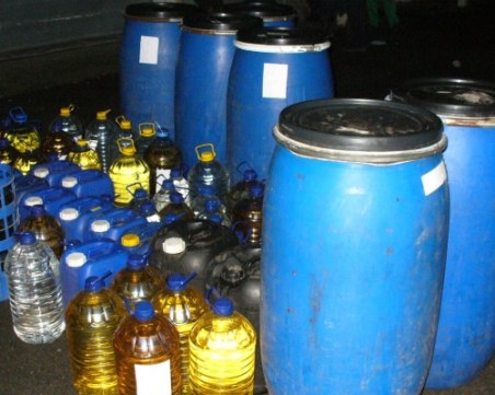 Пловдивски митничари удариха нелегална дестилерия за ракия