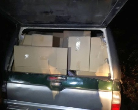 Схема с три коли за 200 хиляди лева! Арестуваха трима вкарали цигари през “зелена граница“ СНИМКИ