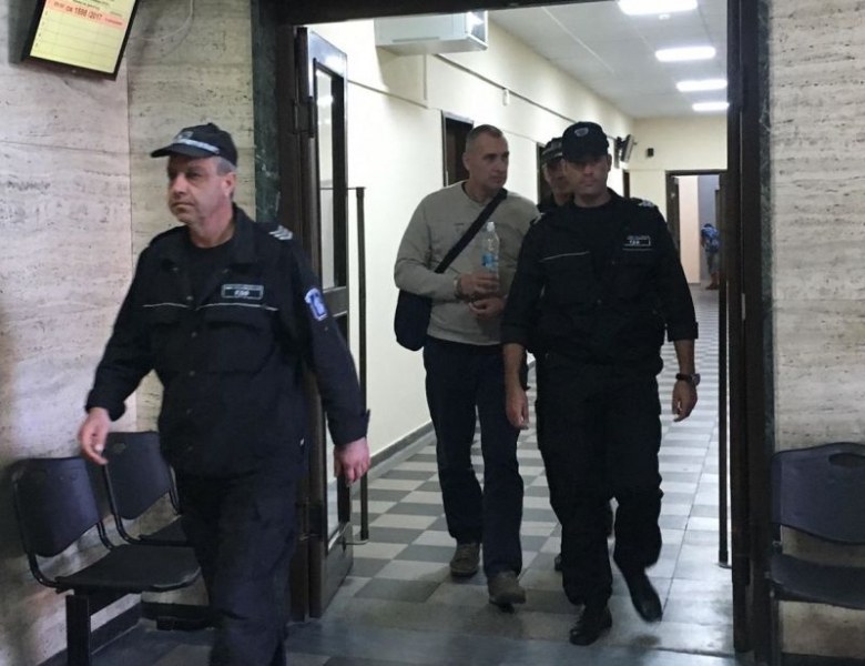 Прокуратурата поиска най-тежкото наказание за полицая Караджов, обвинен в две убийства