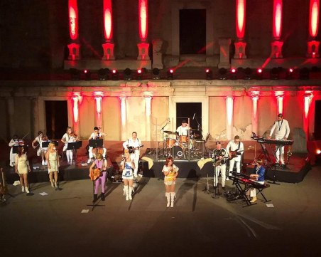 Емблематичната четворка ABBA превзе Античния театър в Пловдив! СНИМКИ