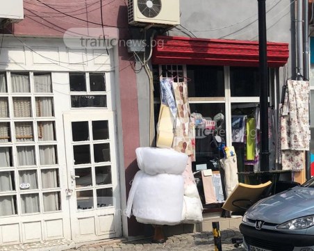 Капанът стана капан… за майките с колички в Пловдив СНИМКИ