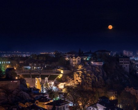 Любопитни и любознателни, в Пловдив стартира Нощта на учените!