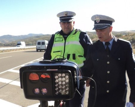 Не е вярно, че новите камери са неефективни на магистралите! Засичат скорост до 250 км в час