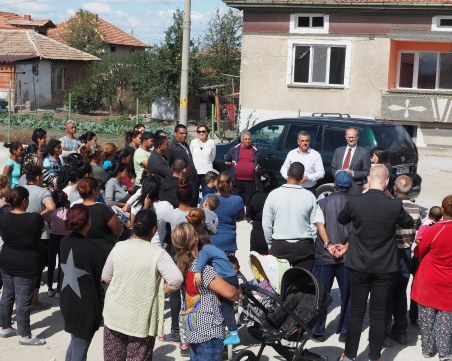 Посланикът на Дания към децата в Калековец: Образованието е ключът към професионална реализация