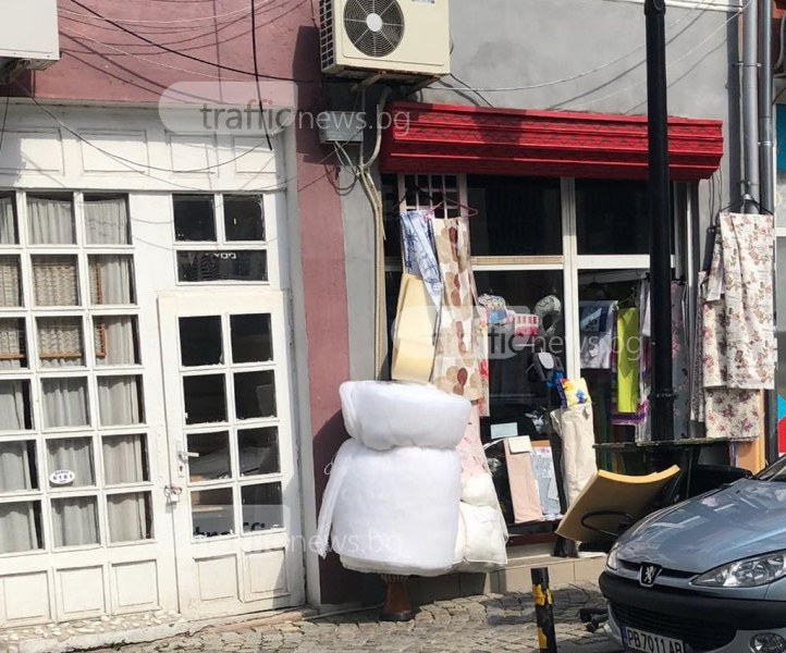 Капанът стана капан… за майките с колички в Пловдив СНИМКИ