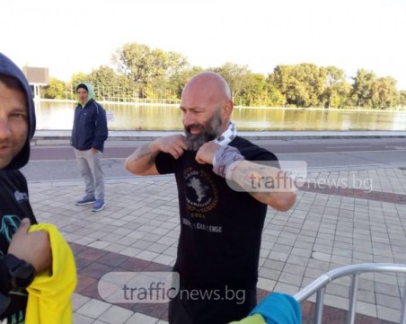 Членовете на клуб “PowerFit“ ще тичат три дни с ултрамаратонеца Краси Георгиев