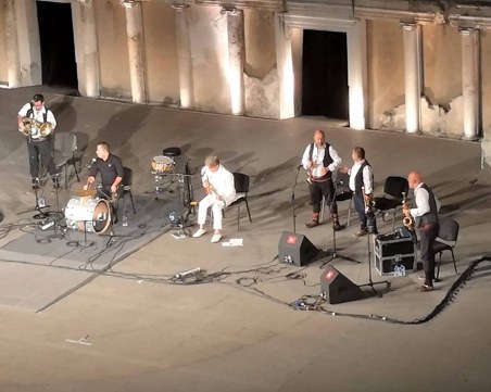 Горан Брегович взриви Античния, три хиляди пеят и танцуват на златните хитове СНИМКИ