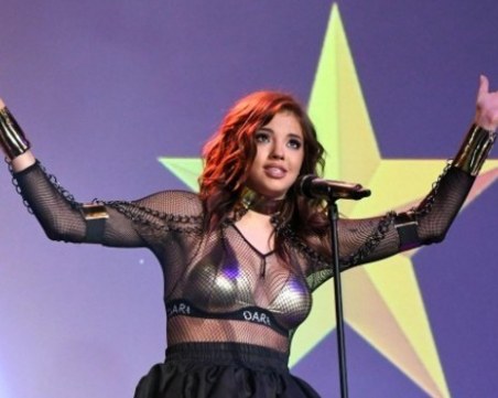 Любимка на тийнейджърите ще ни представи на фенската “Евровизия“