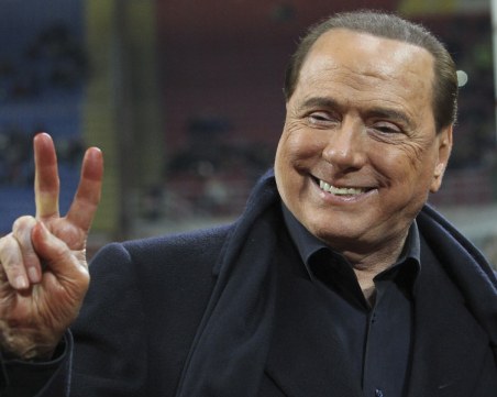 Силвио Берлускони се завърна във футбола