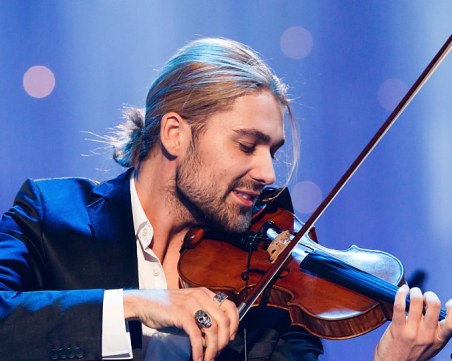 Дейвид Гарет взриви сцената в София ВИДЕО и СНИМКИ