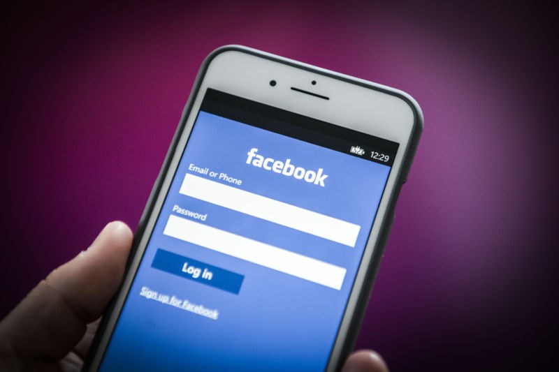 Изхвърли ли ви Фейсбук? Хакнат ли е профилът ви и какво да предприемете?