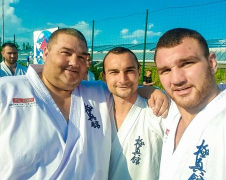 Кланът Команови създава цяла академия в карате СНИМКИ И ВИДЕО