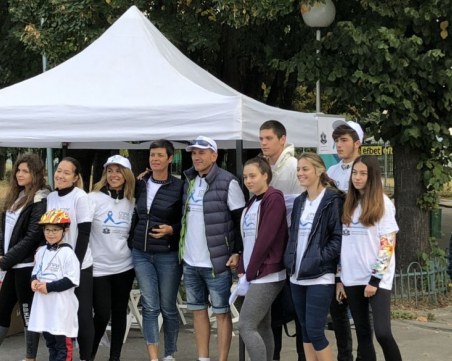 Олимпийска шампионка подкрепи крос на ученици срещу агресията СНИМКИ