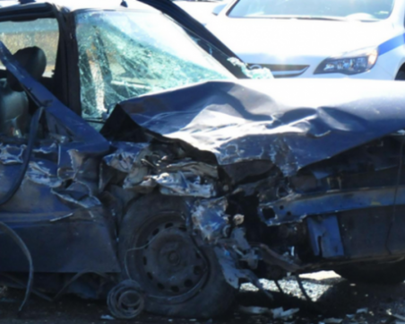 Тежка катастрофа! Мъж загина, две жени и дете са ранени