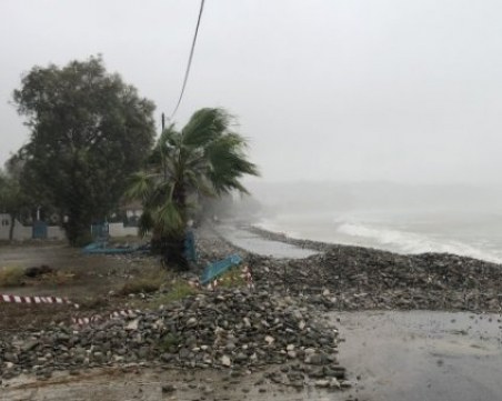 Циклонът “Ксенофон“ застига и България, от вторник - топло и слънце